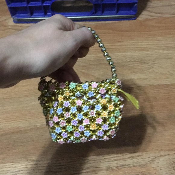 Novelty hand made flower beaded tiny zipper purse - Picture 7 of 7